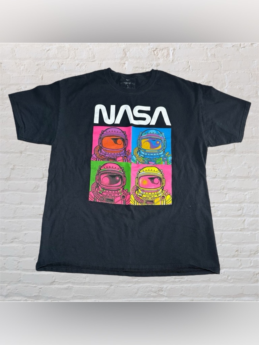 Hyper Space Black Neon Andy Worhol Pop Art Short Sleeve Tee in Men’s Size Large